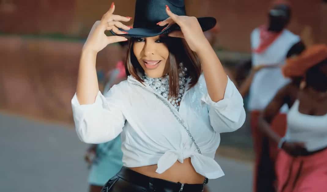 Viviane Chidid: Sama Ex