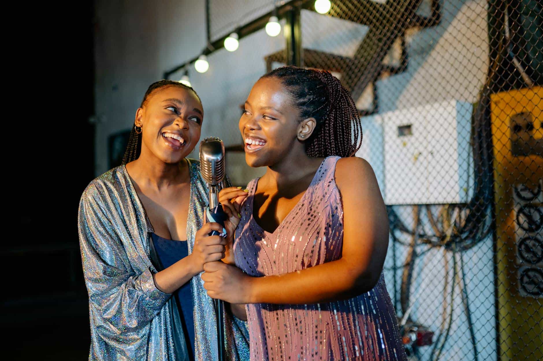Drôles de femmes : quand le théâtre africain se réinvente par le rire et la résistance