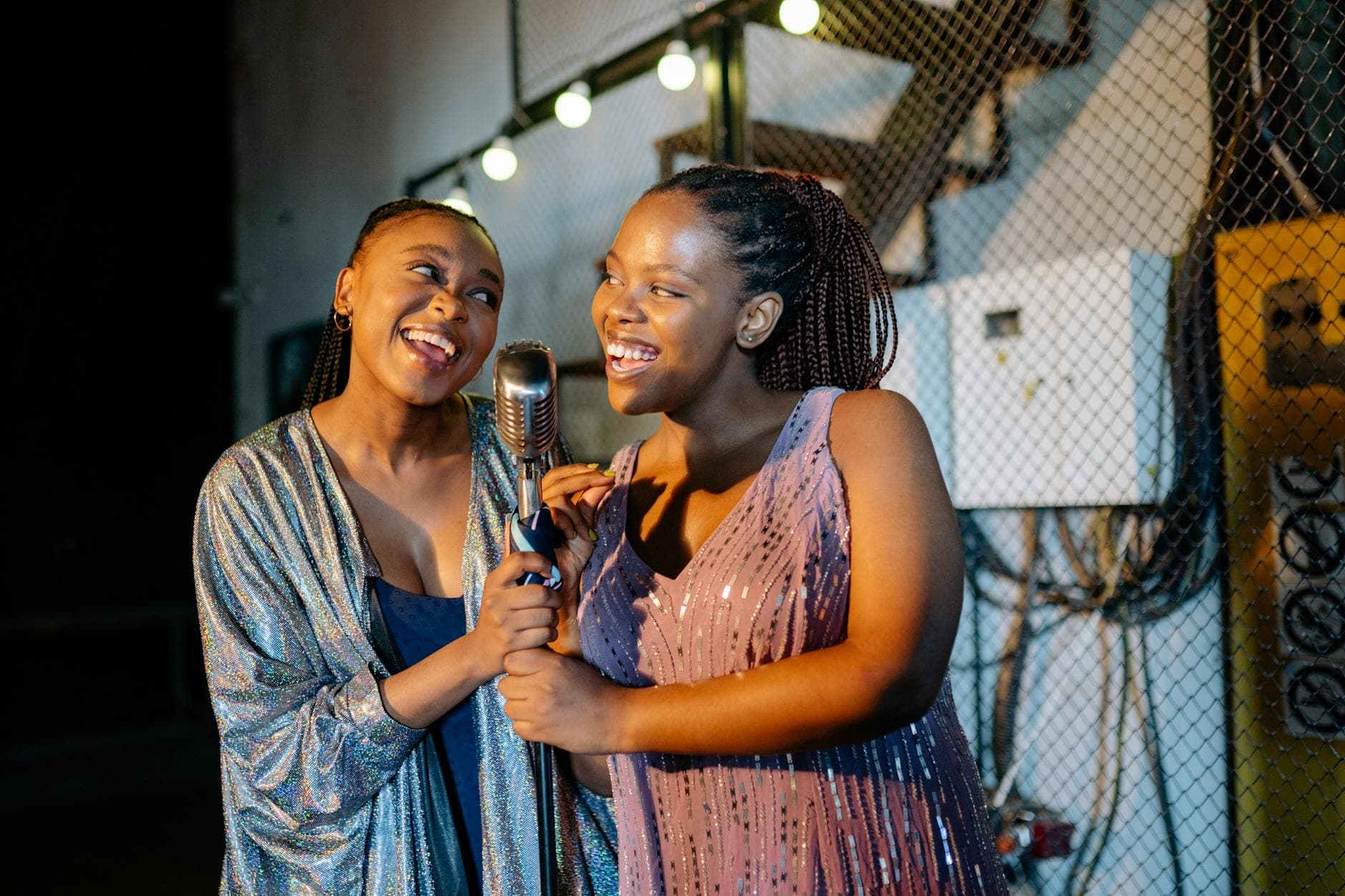 Drôles de femmes : quand le théâtre africain se réinvente par le rire et la résistance