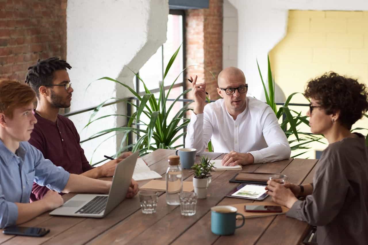 How to Manage Confidentiality at Work?
