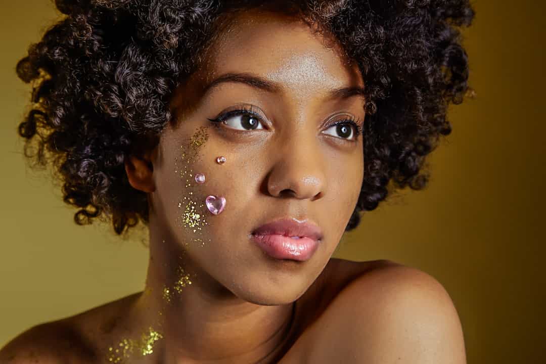 La peau qui compte : aux racines de la beauté propre en Afrique